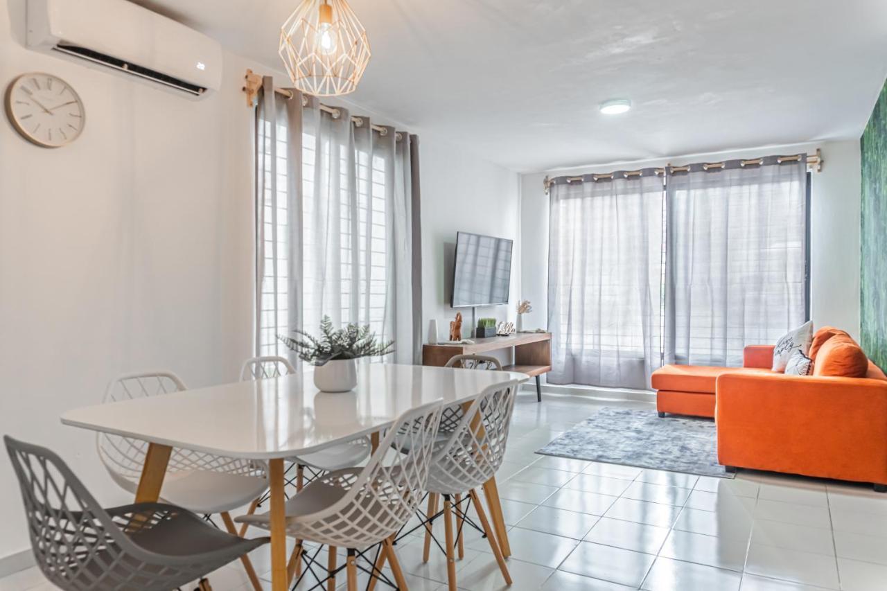 Pako Stays - Luxurious & Spacious 2 Bedroom Apartments Close To The Beach, Free Wi-Fi, Ideal Location In Downtown Cancun Centro エクステリア 写真