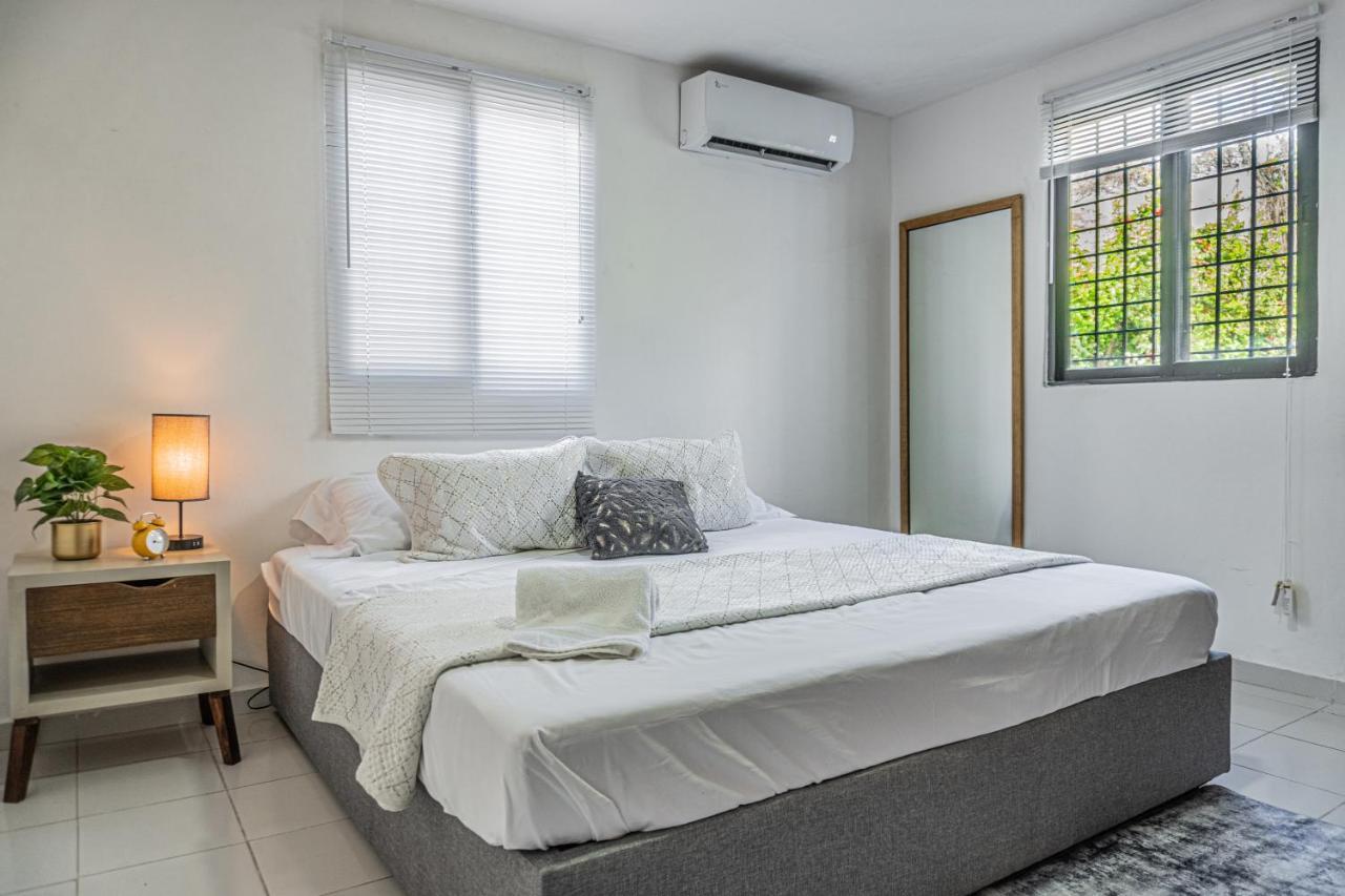 Pako Stays - Luxurious & Spacious 2 Bedroom Apartments Close To The Beach, Free Wi-Fi, Ideal Location In Downtown Cancun Centro エクステリア 写真