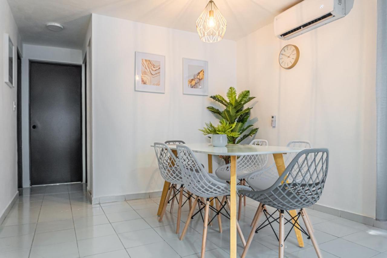 Pako Stays - Luxurious & Spacious 2 Bedroom Apartments Close To The Beach, Free Wi-Fi, Ideal Location In Downtown Cancun Centro エクステリア 写真