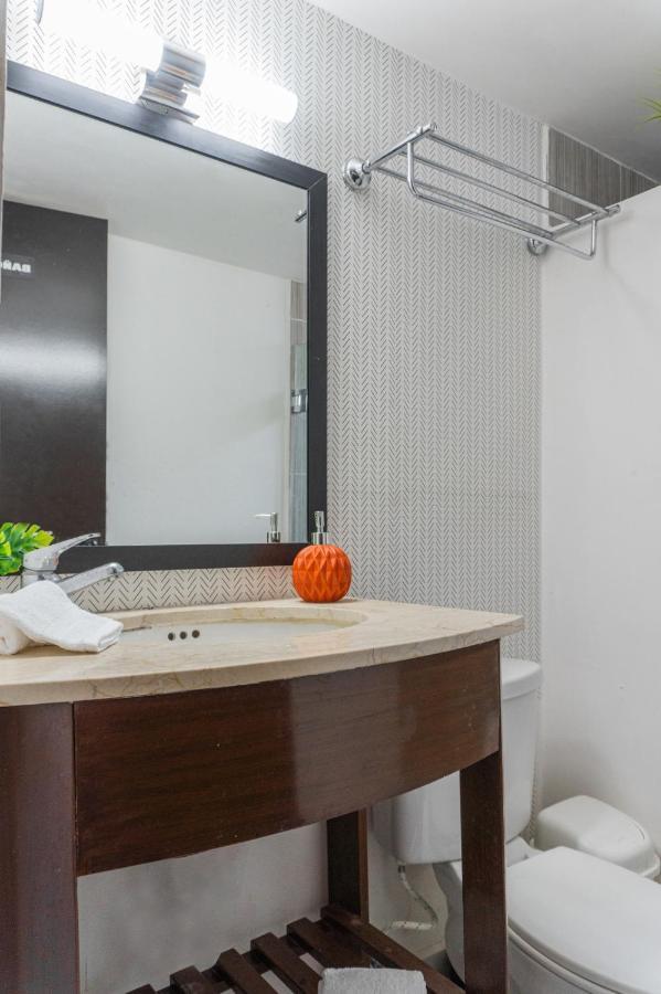 Pako Stays - Luxurious & Spacious 2 Bedroom Apartments Close To The Beach, Free Wi-Fi, Ideal Location In Downtown Cancun Centro エクステリア 写真