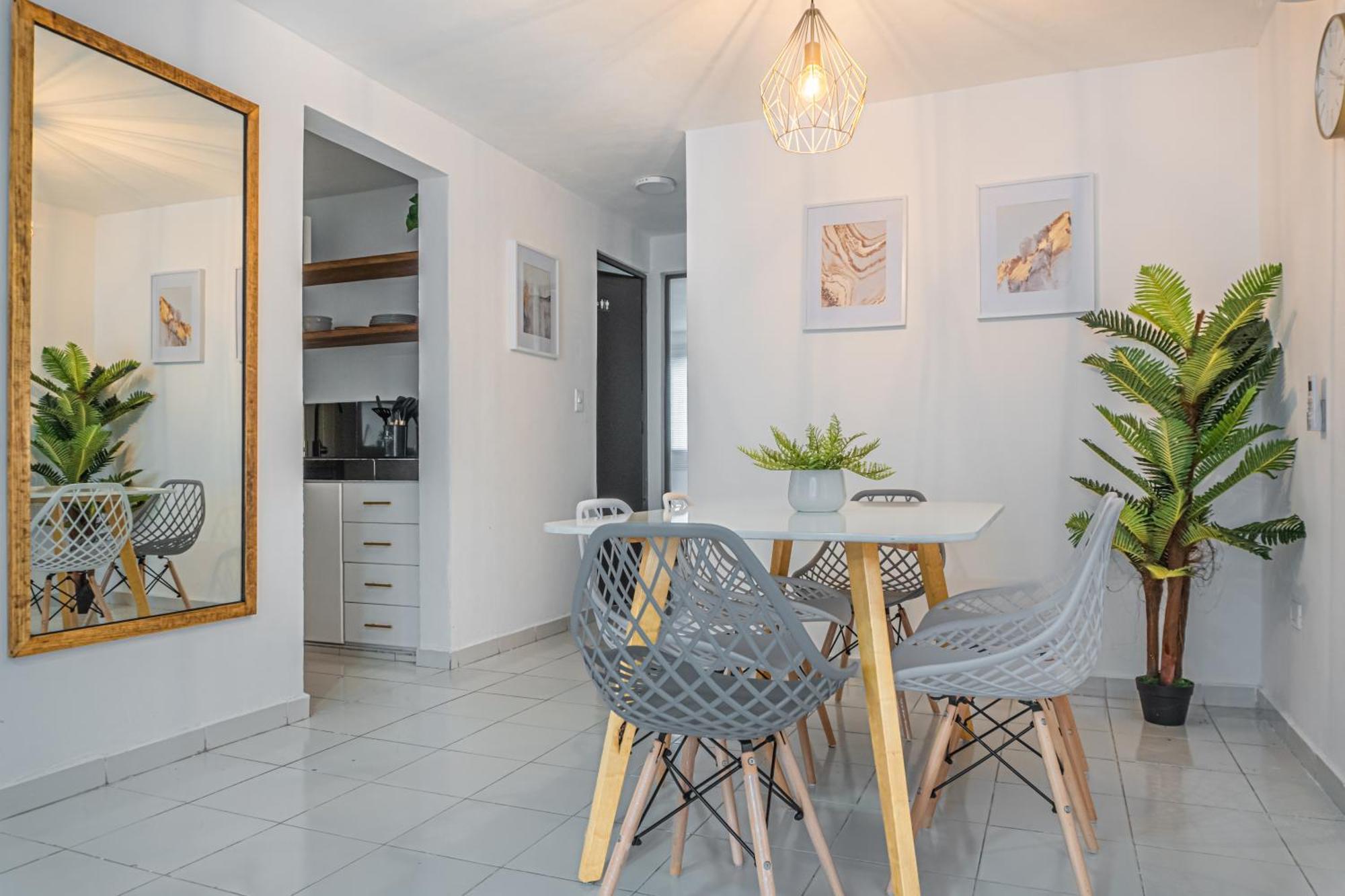 Pako Stays - Luxurious & Spacious 2 Bedroom Apartments Close To The Beach, Free Wi-Fi, Ideal Location In Downtown Cancun Centro エクステリア 写真